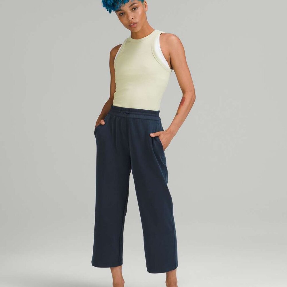 Softstream Lululemon High Rise Straight Leg Cropped Navy Womens Pant Size 6